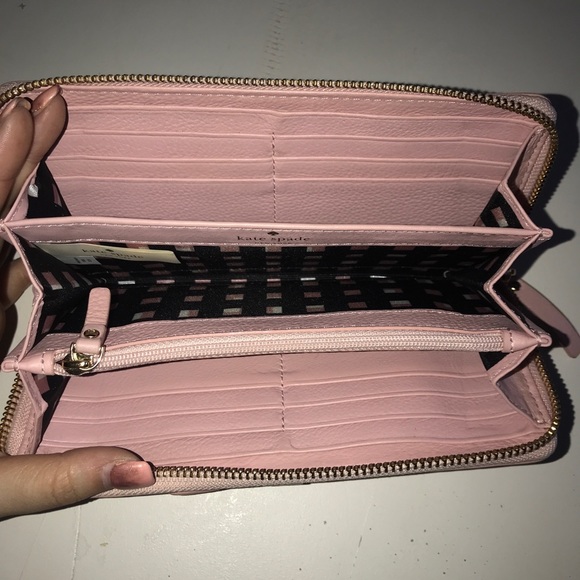 Light pink Kate Spade bow wallet - Picture 3 of 3